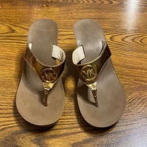 🌹 Michael Kors 🌹 Bronze Gold & Brown Wedge Thong Sandals